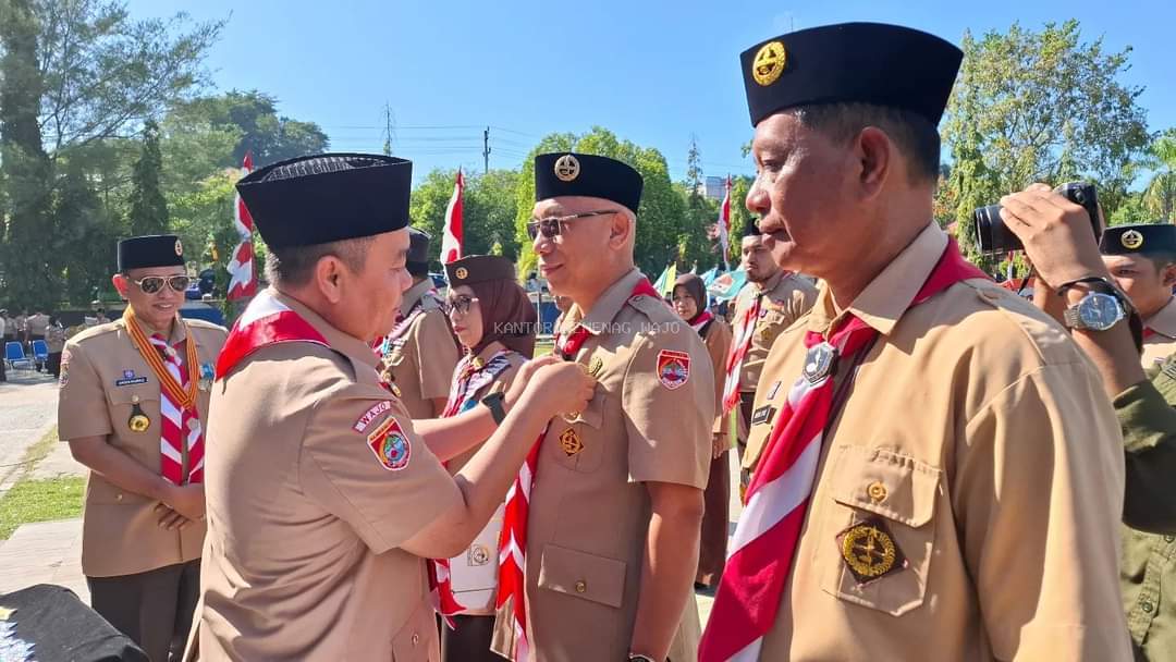 Kakan Kemenag Wajo Terima Penghargaan Pancawarsa III Gerakan Pramuka