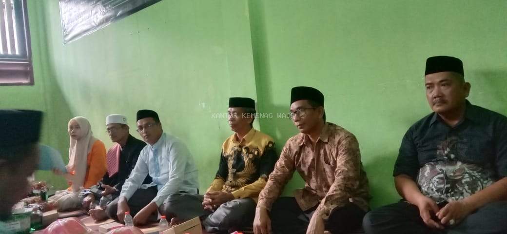 Hadiri Maulid, Kepala KUA Pammana : Pentingnya Pendewasaan Usia Pernikahan