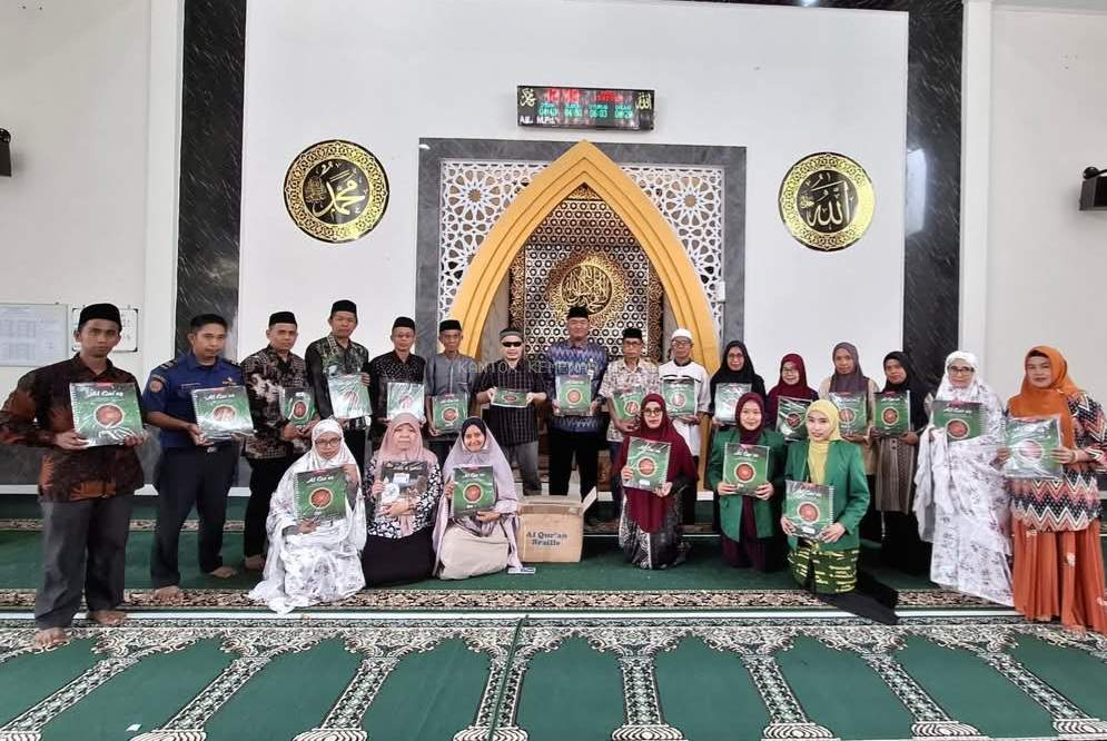 Kemenag Wajo Salurkan Al-Qur'an Braille untuk Penyandang Disabilitas