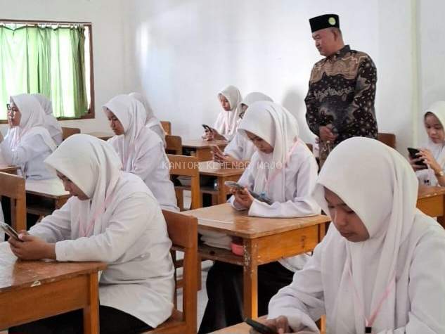 Kakan Kemenag Wajo Pantau Ujian Madrasah As'adiyah Berbasis Digital