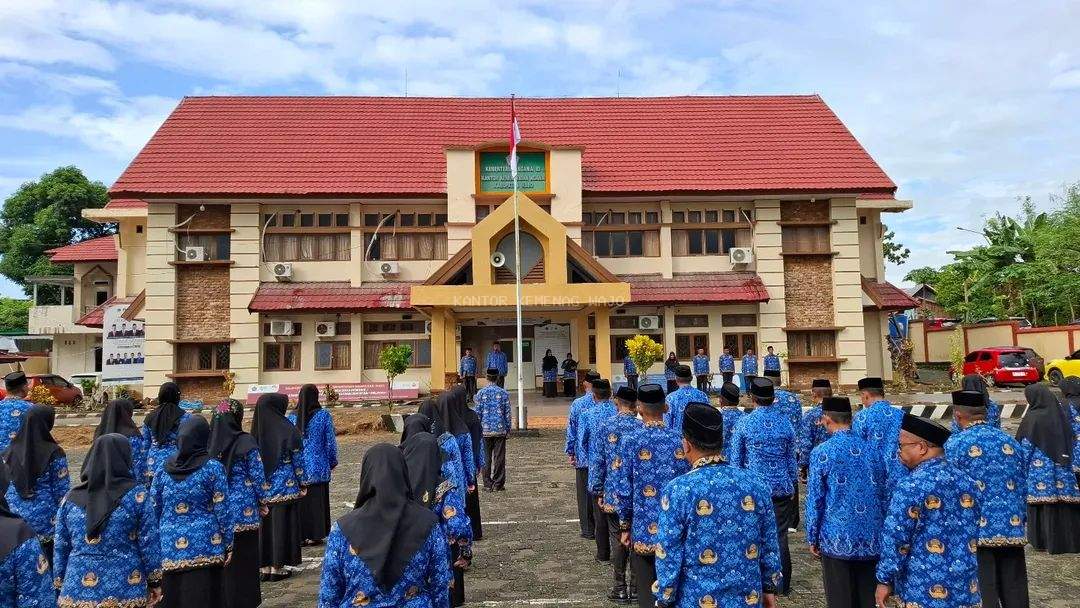 Upacara Hari Kesadaran Nasional, Kemenag Wajo Resmikan Penggunaan ID Card My ASN