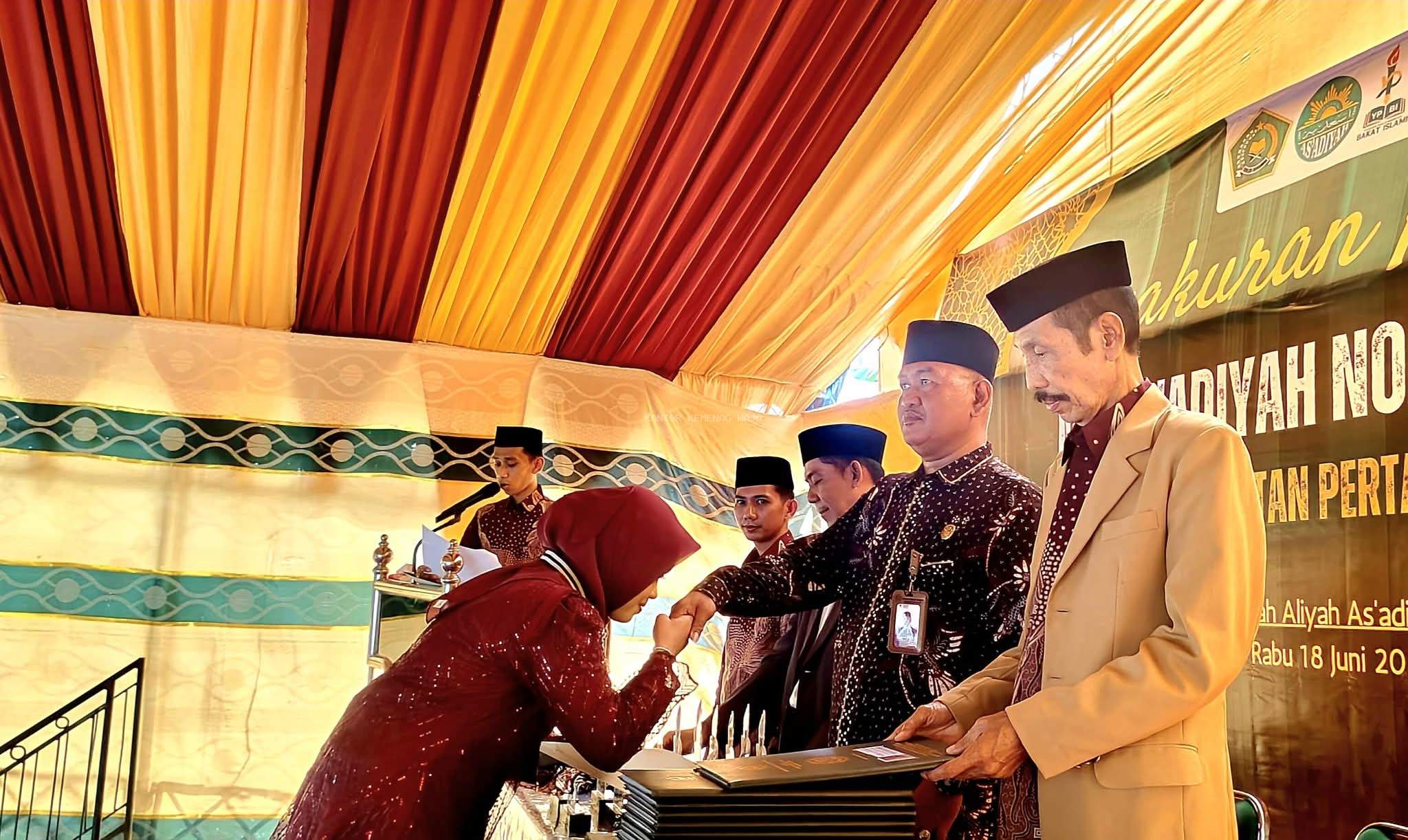 Syukuran Kelulusan MA As'adiyah Pasaka: Kakan Kemenag Dorong Santri Tak Berhenti Belajar