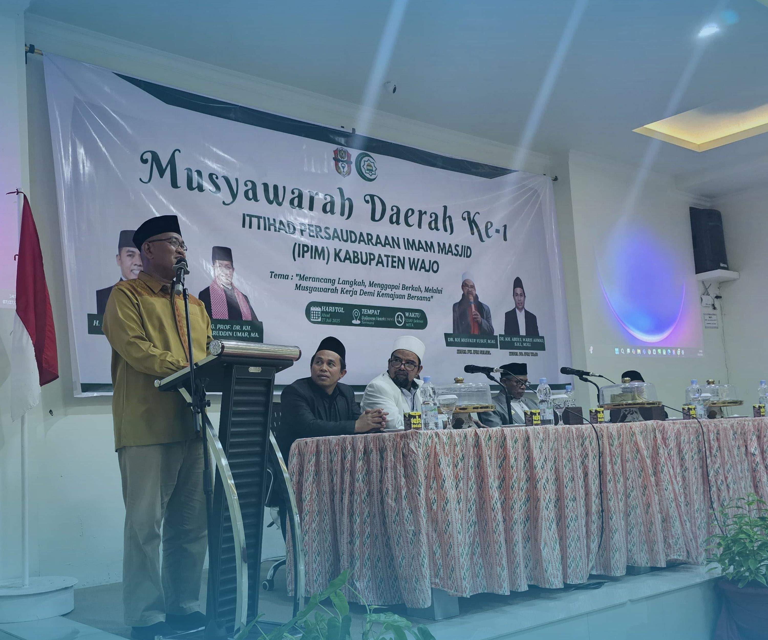 Imam Masjid, Pilar Umat: Kepala Kemenag Wajo Soroti Kriteria Ideal dalam Musda IPIM Ke-1