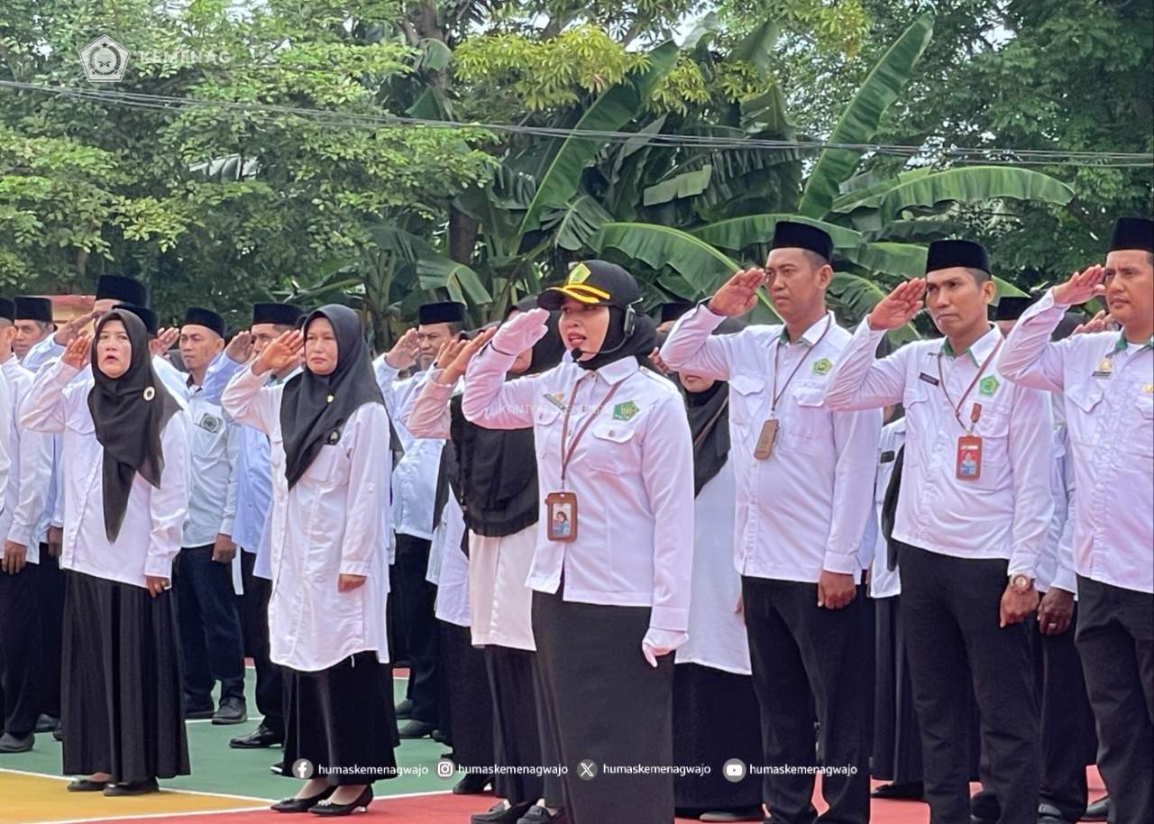 Sejarah Baru Kemenag Wajo, Perempuan Pimpin Upacara HAB