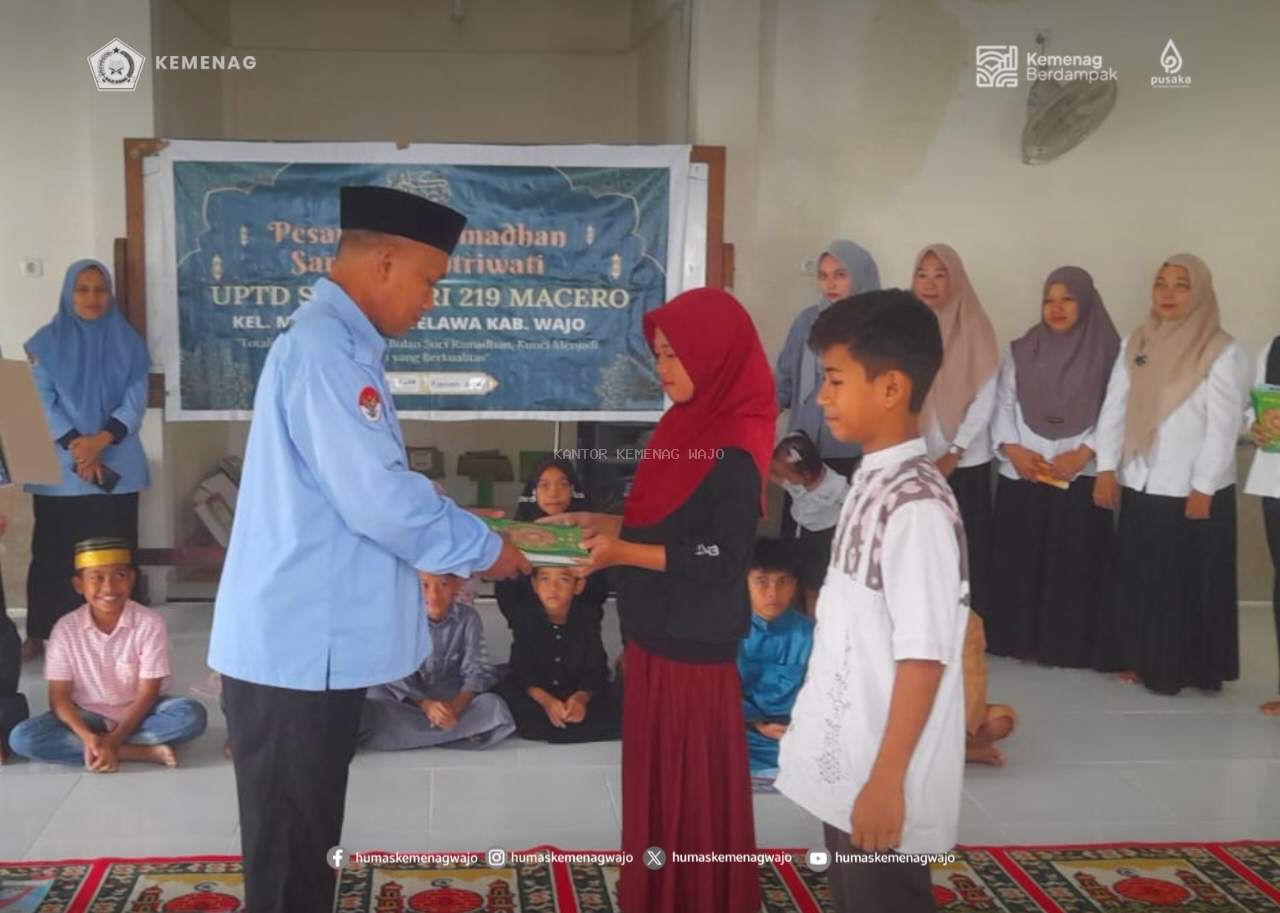 KUA Belawa Salurkan Wakaf Al-Qur’an di SDN 219 Macero, Perkuat Literasi Keagamaan Siswa